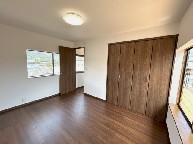 上田原　売中古住宅の洋室