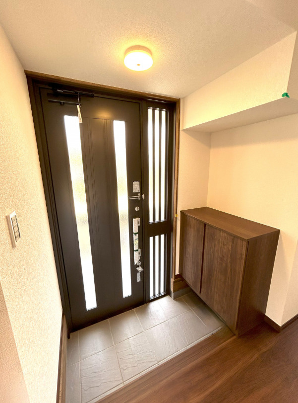 上田原　売中古住宅の玄関