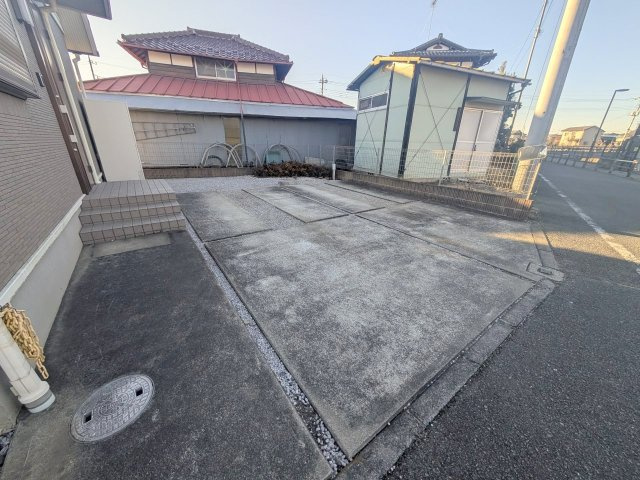 プレミールAの駐車場