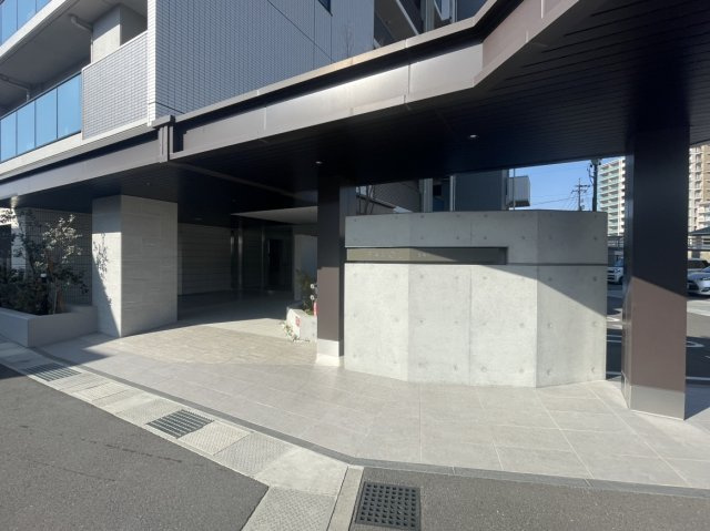 ファボルさい百間川のその他共用部分|・エントランス（外）
管理人が平日は日勤管理しており、丁寧に清掃いただいております。
