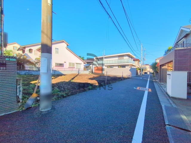 【前面道路含む現地写真】 | 練馬区桜台６丁目　売地　B区画 | 見通しもよく落ち着いた住宅街でゆったり過ごせます♪