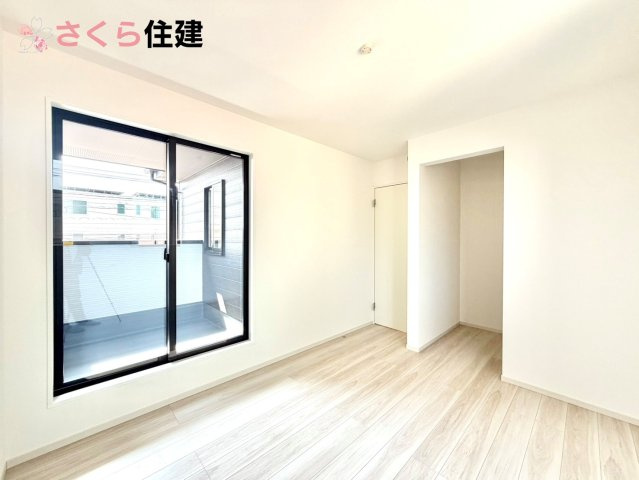 ーLIGARE－宇都宮市さつき6期　1号棟の洋室|各部屋に収納あります！荷物が多い子育て世代や、趣味道具の多い方にもうれしいですね！