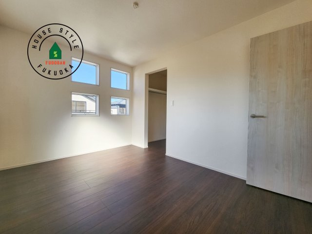 福岡市西区横浜1丁目第1-6棟（5号棟）の子供部屋|穏やかな光が差し込む室内には、穏やかな時間が流れます。