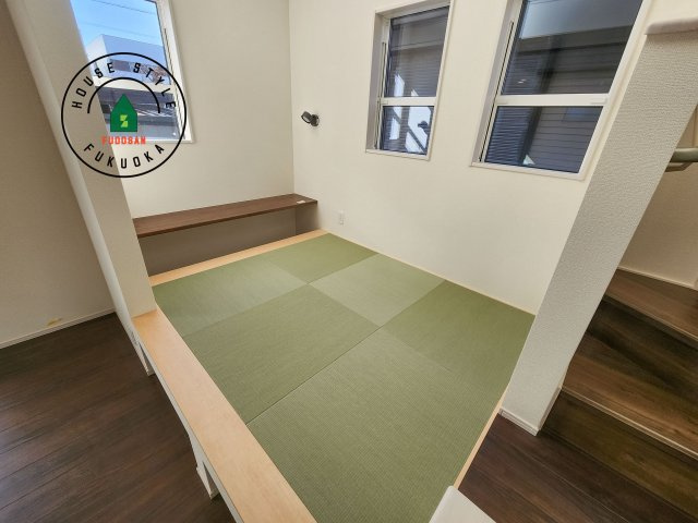 福岡市西区横浜1丁目第1-6棟（5号棟）の和室|和室を上手に活用すると暮らし方の幅が広がります。例えば普段は開け放して、子供の小さいうちはお昼寝や遊びのスペースに。畳はソフトなので転んでもケガをしにくく安心です