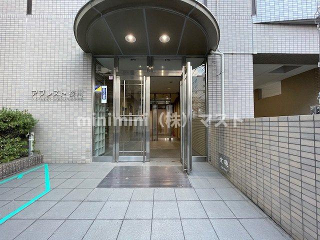 アブレスト桜川のエントランス