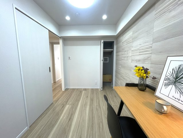 陽当たり？眺望？コレでダメならどうすりゃいいの！？な、最上階の『コスモ横浜和田町ヒルズ』リノベーションの洋室|使い勝手のいい洋室です