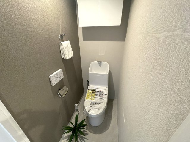 陽当たり？眺望？コレでダメならどうすりゃいいの！？な、最上階の『コスモ横浜和田町ヒルズ』リノベーションのトイレ|ゆったりとした空間のトイレです