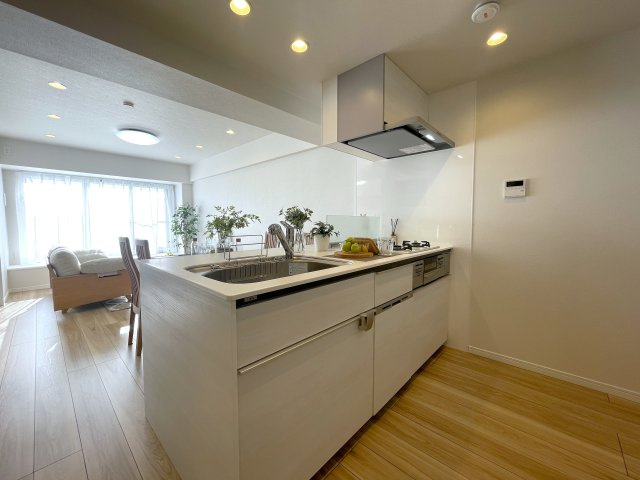 陽当たり？眺望？コレでダメならどうすりゃいいの！？な、最上階の『コスモ横浜和田町ヒルズ』リノベーションのキッチン|キッチンです