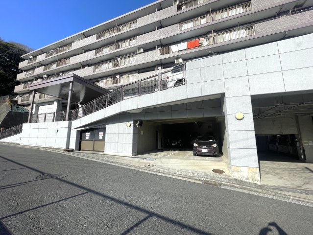 陽当たり？眺望？コレでダメならどうすりゃいいの！？な、最上階の『コスモ横浜和田町ヒルズ』リノベーションの外観