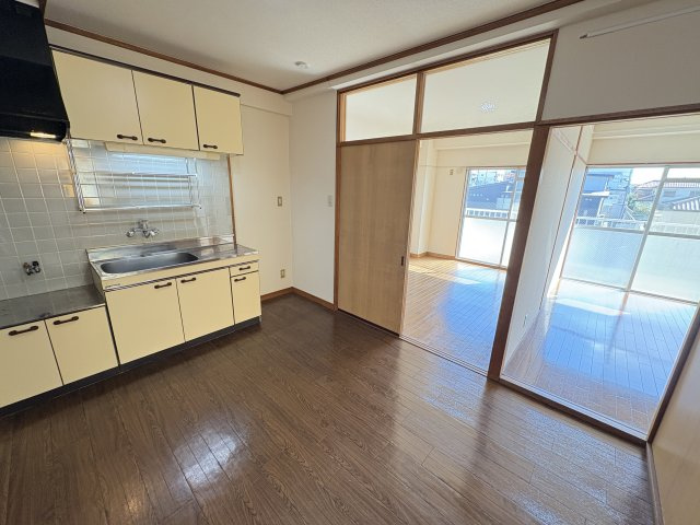 日の丸ビルの内装|写真はイメージです。
色仕様は現状優先となります