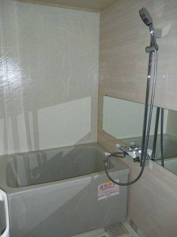 ヴィレッジ龍馬　Ｃの浴室|コンパクトで使いやすいお風呂です