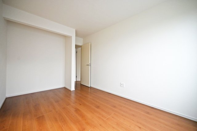 テラシエ食満3丁目新築一戸建て│4LDK+駐車並列2台可の洋室|-6帖(2F)-