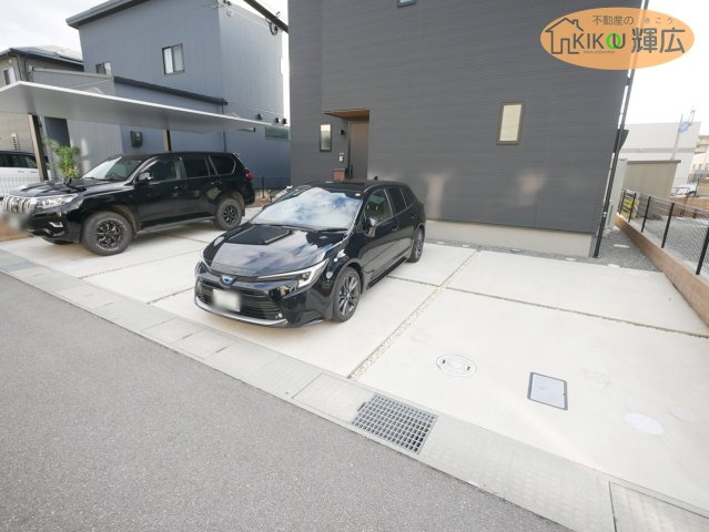 加古郡稲美町加古　中古戸建の駐車場