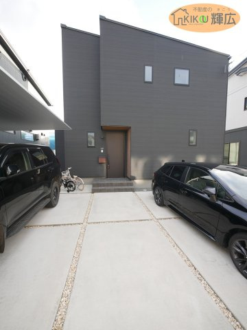 加古郡稲美町加古　中古戸建の玄関