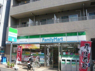 ファミリーマート世…まで184m