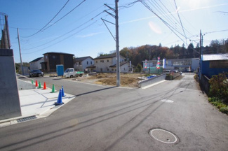 【前面道路含む現地写真】