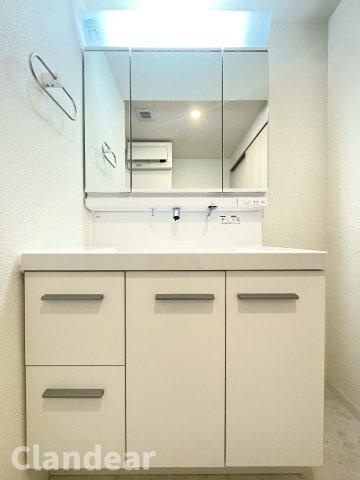 ライオンズシティ梅島の独立洗面台|ドキドキの新生活も、安心してスタート。ぴったりの住まいを見つけませんか？クランディアが一緒に住まい選びをサポートします‼　まずは、お気軽にお問合せください　＃クランディア