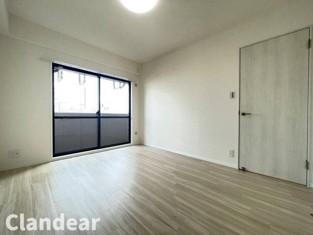 ライオンズシティ梅島の洋室|ドキドキの新生活も、安心してスタート。ぴったりの住まいを見つけませんか？クランディアが一緒に住まい選びをサポートします‼　まずは、お気軽にお問合せください　＃クランディア