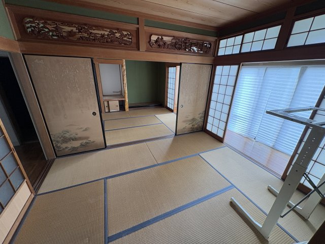 有馬孫七戸建の居間・リビング
