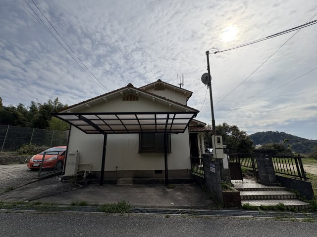 有馬孫七戸建の外観