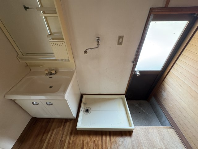 有馬孫七戸建の玄関