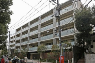 【外観】 | 鉄筋コンクリート造のがっちりとした建物。