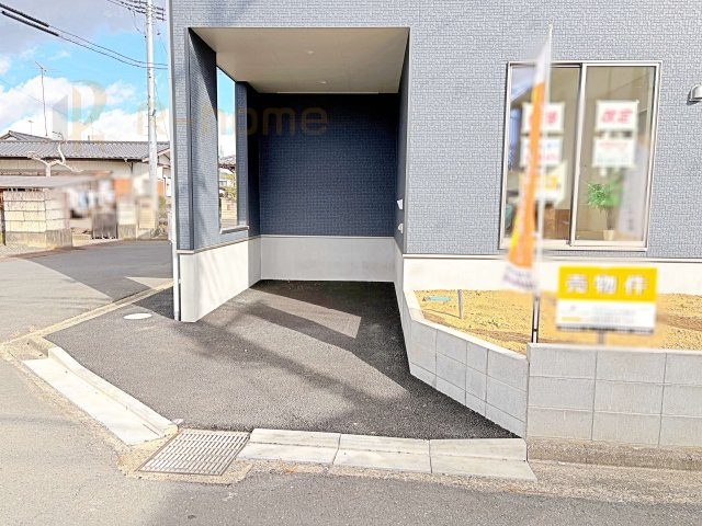 笠間市旭町第6　新築戸建て　1号棟の駐車場|1台分のガレージ！雨などから愛車を守ります♪