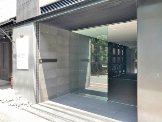 パークフラッツ中目黒　ペット相談　角部屋　ロフト　南向きのエントランス