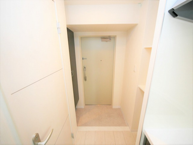 ラルシェパルク新大阪の玄関