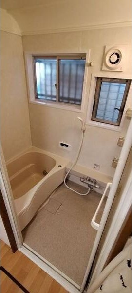 江端町ペット可テラスの浴室