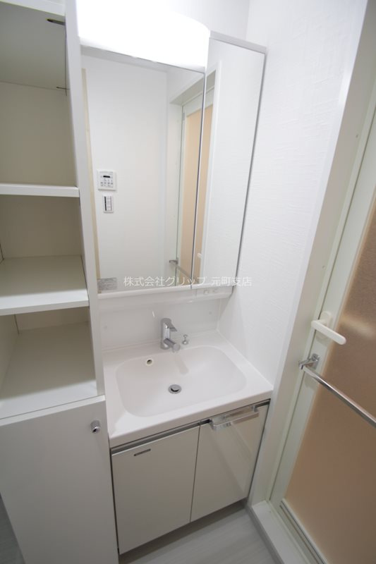 スクエアシティ横浜鶴見の独立洗面台