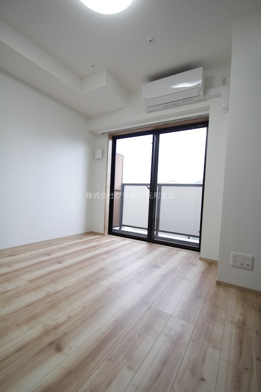 スクエアシティ横浜鶴見の洋室