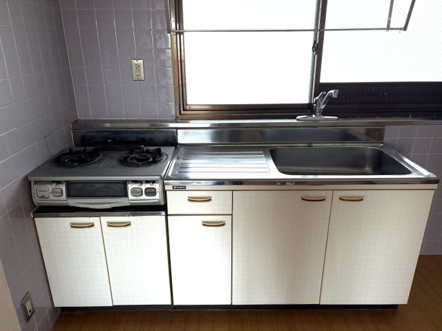 メゾン鳴鹿2番館のキッチン