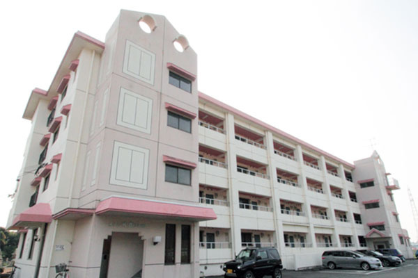 メゾン鳴鹿2番館の外観