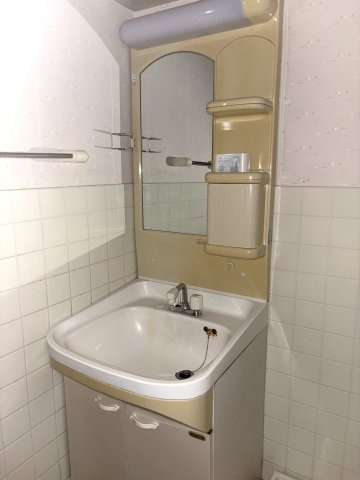 メゾン鳴鹿2番館の洗面所