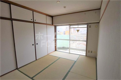 【寝室】 | メゾンロイヤル | 寝室です