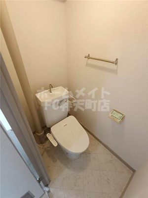 【トイレ】 | メゾンロイヤル | ゆったりとした空間のトイレです