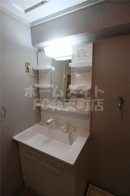 【洗面所】 | メゾンロイヤル | 脱衣スペースもあります