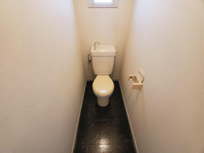 【トイレ】 | アザリア野中町 | ゆったりとした空間のトイレです