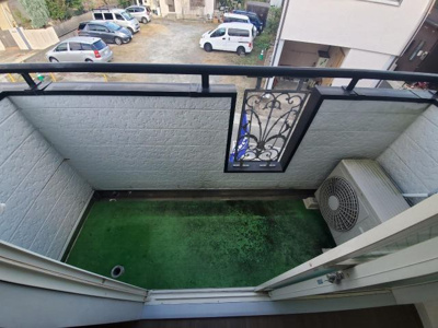 【バルコニー】 | アザリア野中町 | 陽当たり良好なバルコニーです