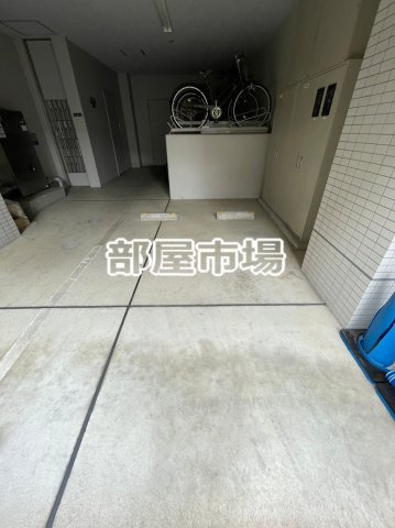 フォレスタ浅草の駐車場