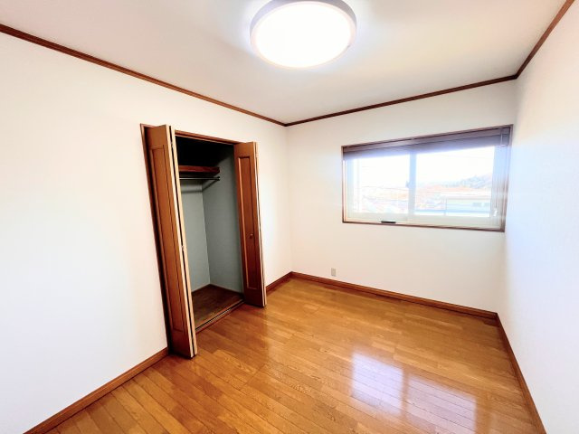 名取市ゆりが丘3丁目の洋室