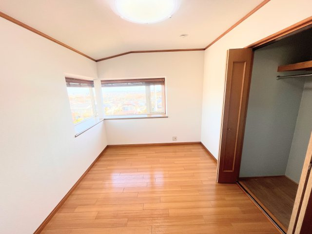 名取市ゆりが丘3丁目の洋室