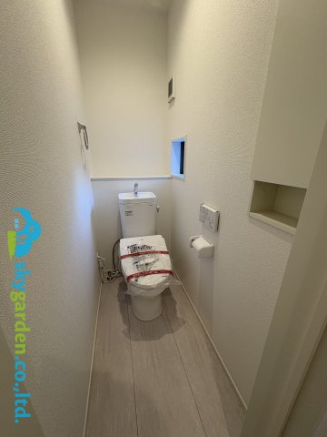 鎌倉市手広5期　新築戸建　全3棟1号棟　のトイレ|２階のトイレ