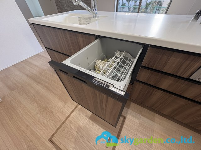 鎌倉市手広5期　新築戸建　全3棟1号棟　のキッチン|食洗機付いてます