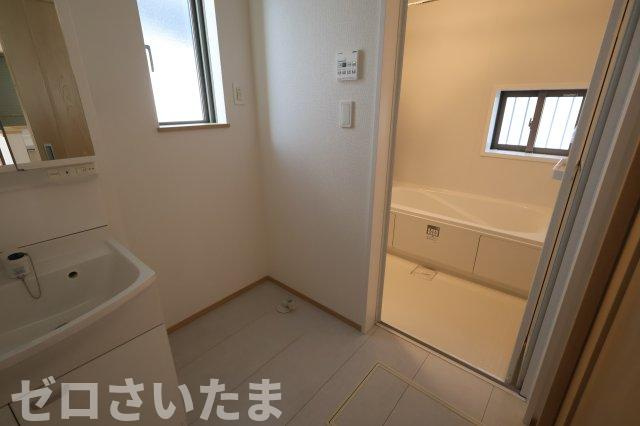 《仲介手数料無料》西区大字佐知川412-1新築一戸建てハートフルタウンのランドリースペース