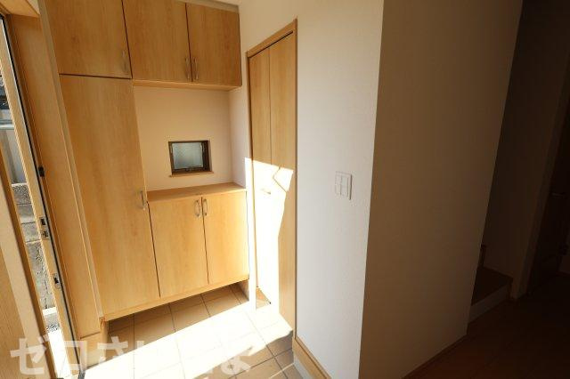 《仲介手数料無料》西区大字佐知川412-1新築一戸建てハートフルタウンの玄関