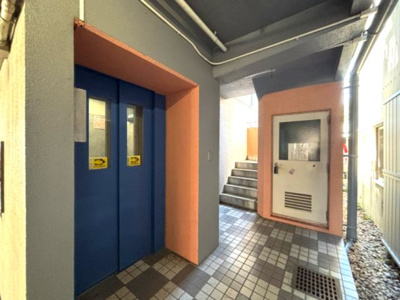 【エントランス】 | ロイヤルクレイン佐古