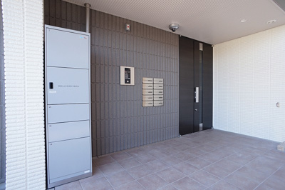 【その他共用部分】 | シャルマン スクエア | エントランスに宅配ボックスがあります