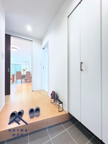 西区野方４丁目　7号地の玄関